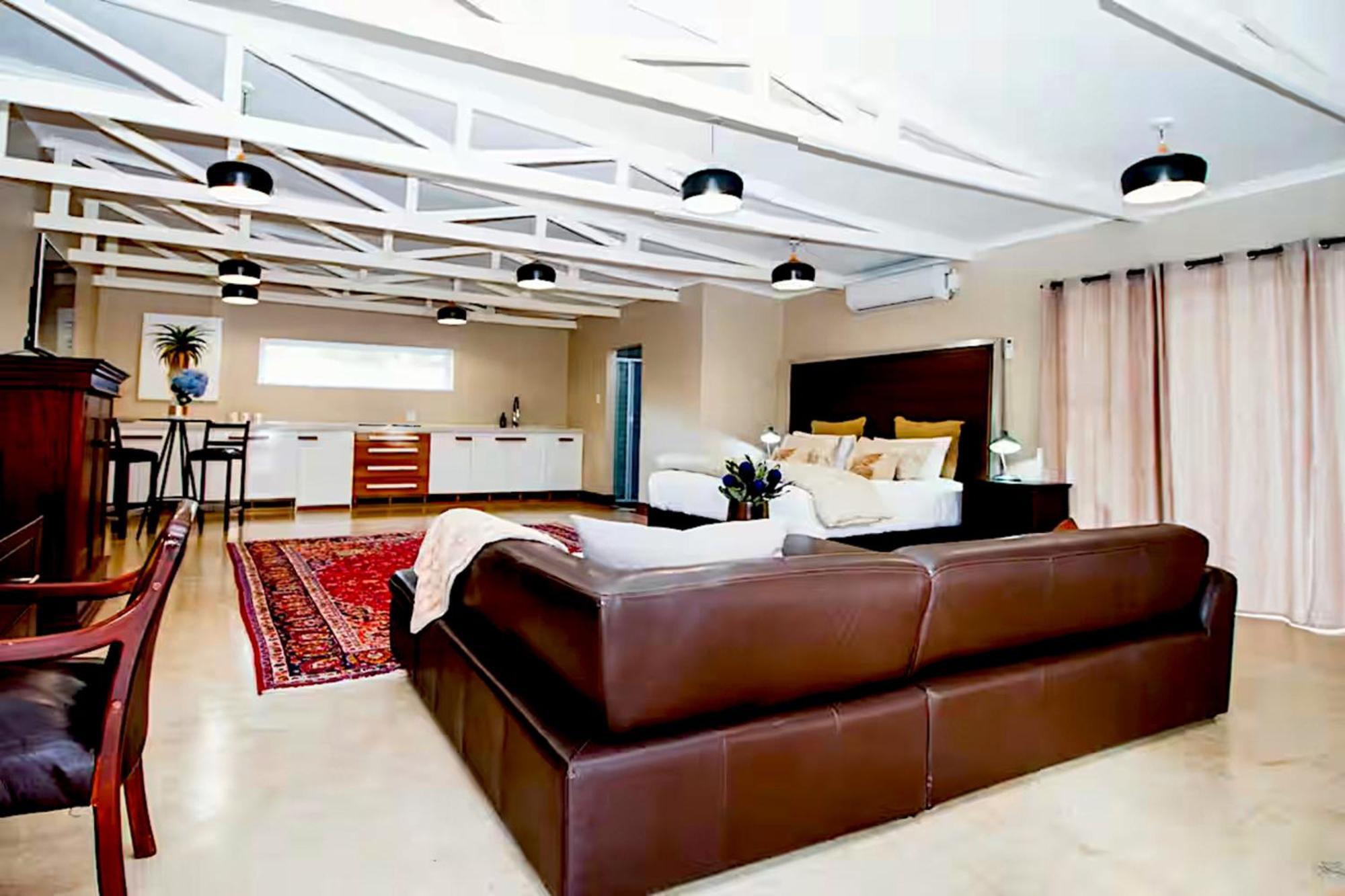 Munro Suites Порт Елизабет Екстериор снимка